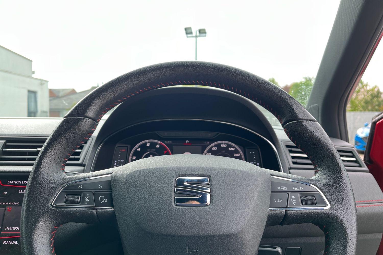 SEAT ARONA Photo 11