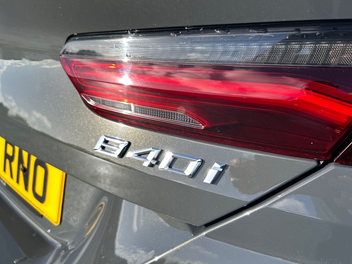 BMW 8 Series Photo 17