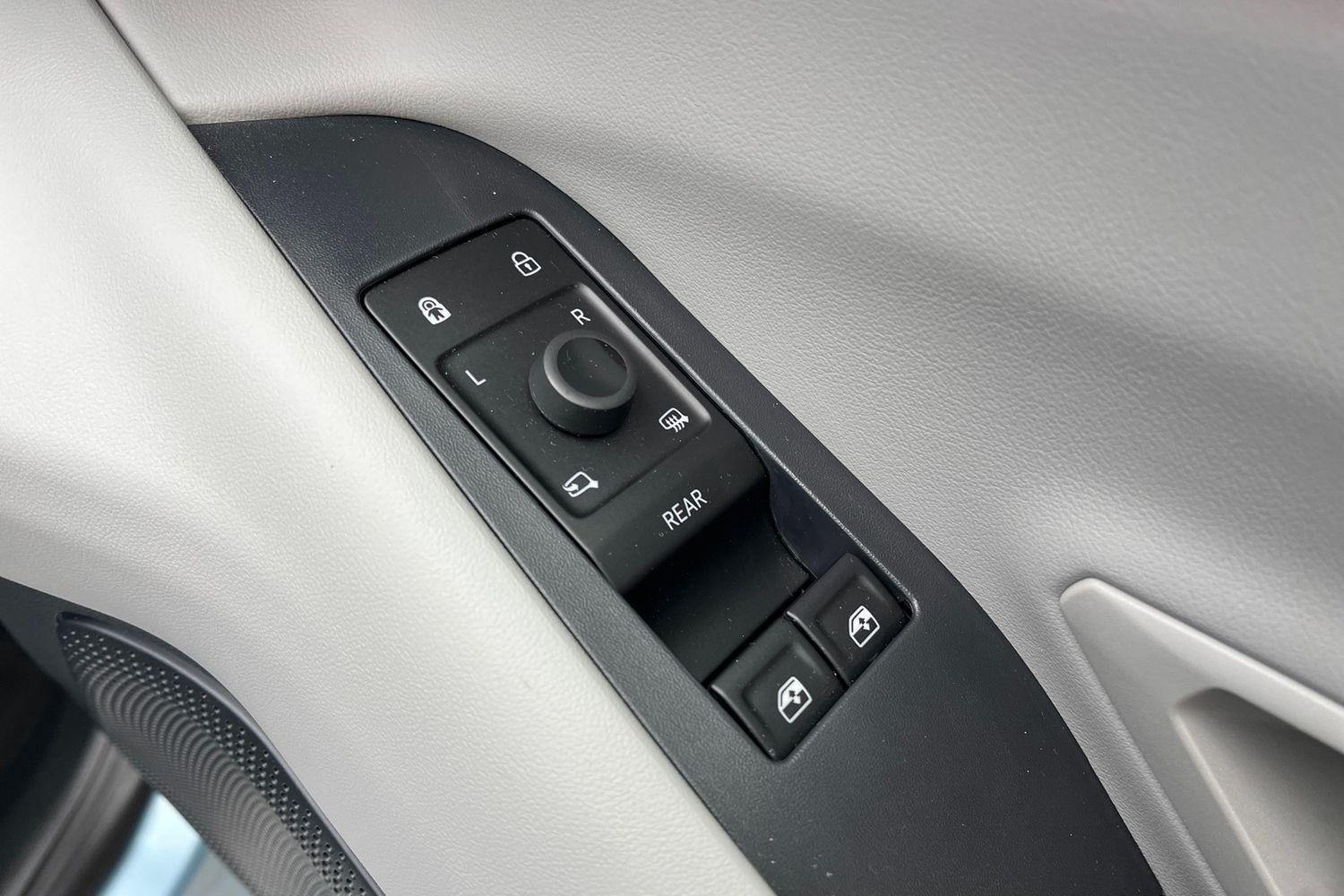 Ford Explorer Photo 15