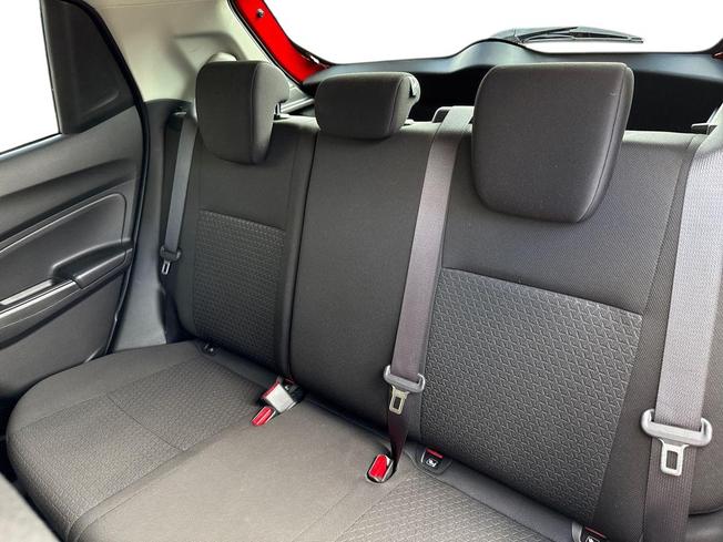 SUZUKI Swift Photo 9