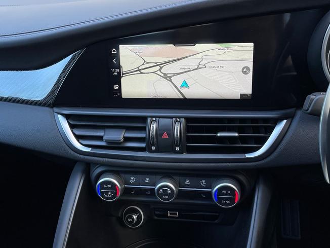 ALFA ROMEO Giulia Photo 14