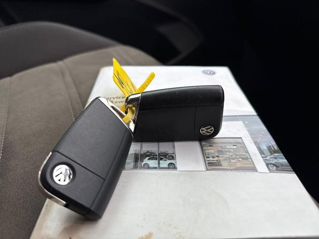 VOLKSWAGEN Touran Photo 56