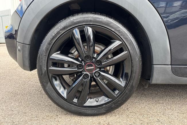 MINI Hatch Photo 21