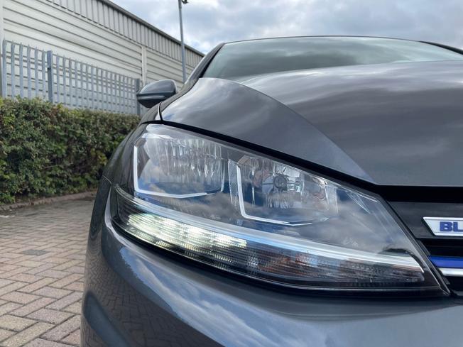 Volkswagen Golf Photo 19