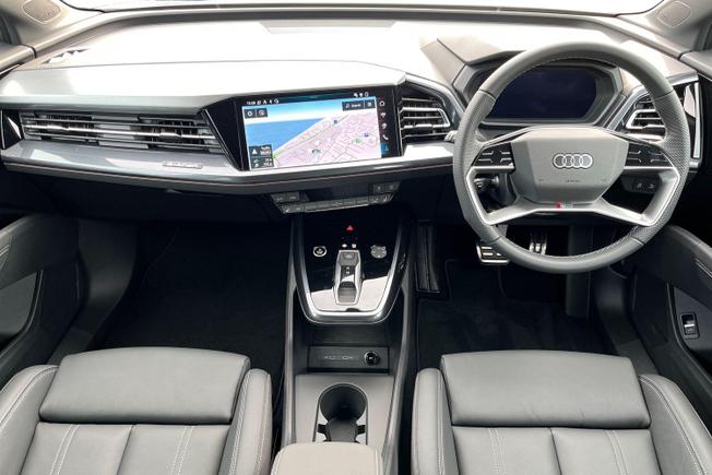AUDI Q4 e-tron Photo 10