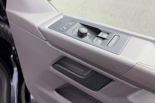 VOLKSWAGEN TRANSPORTER Photo 22