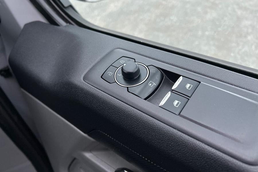 Ford TRANSIT CUSTOM Photo autoimg-edb64deba4e29a325fbb590e530bb3f4bb34872e.jpg