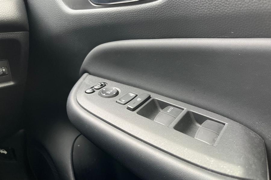Honda JAZZ Photo autoimg-edb7c00901340d645f411a94900bbbe605693ceb.jpg