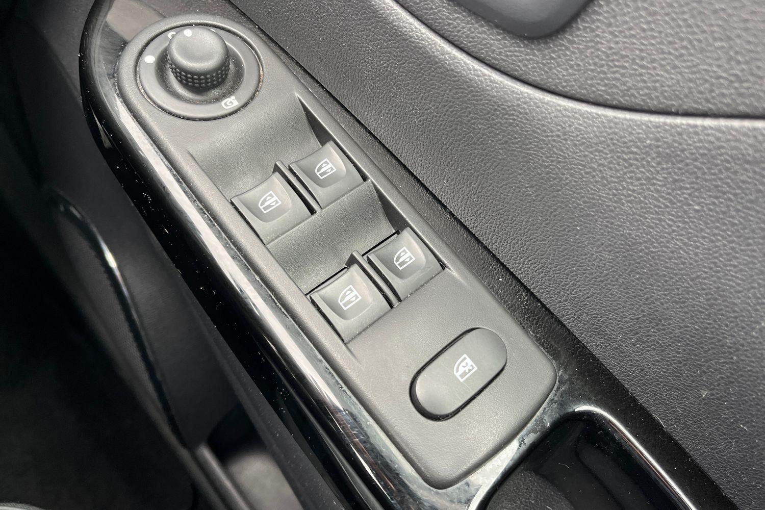Renault CAPTUR Photo 15