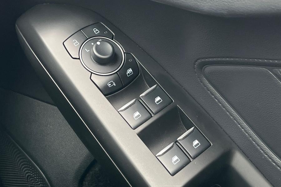 Ford FOCUS Photo autoimg-edbdde82d58378e1fee1271a6dfdd5cadc1fc60d.jpg