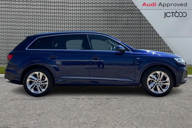AUDI Q7 Photo 4