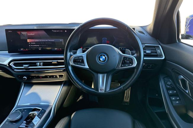 BMW 3 Series Photo 11