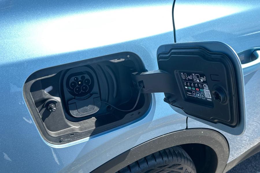 Ford EXPLORER Photo autoimg-edc594dc155894202b7ea207c672a1ba4cfe2c11.jpg