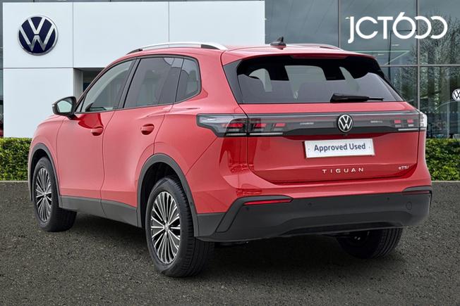 VOLKSWAGEN Tiguan Photo 3