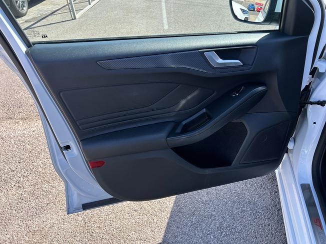 Ford Focus Photo 36