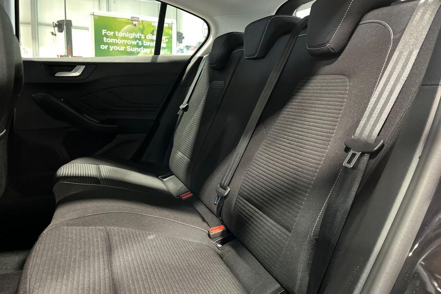 Ford Focus Photo autoimg-edcbf6546fdb273f2eee5d1738f6c2e33b955472.jpg