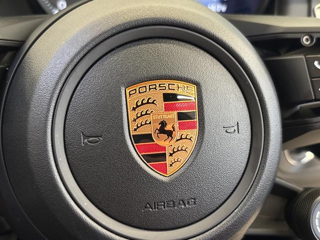 PORSCHE Macan Photo 39