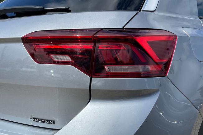 VOLKSWAGEN T-Roc Photo 18