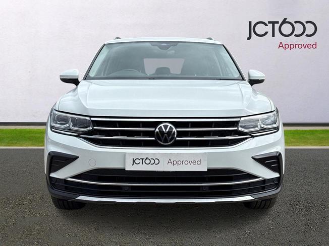 VOLKSWAGEN Tiguan Photo 8