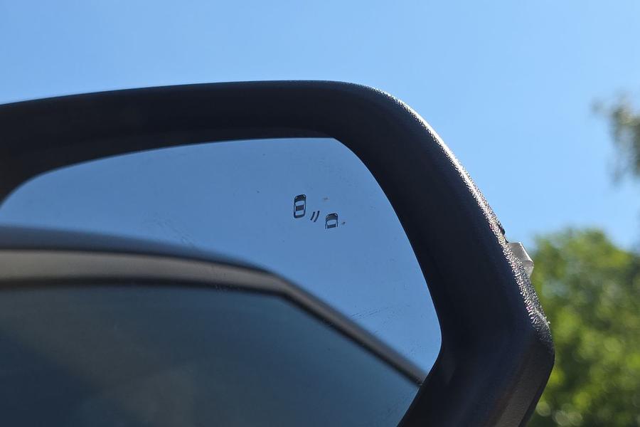 Ford Explorer Photo autoimg-edd8868f5cd4ca3c8e36105ae2813556b7e8b798.jpg