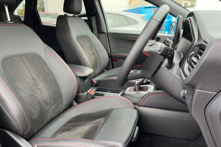 Ford Kuga Photo autoimg-edd978c57166db7ac83d6915a3fbf821aba4f676.jpg