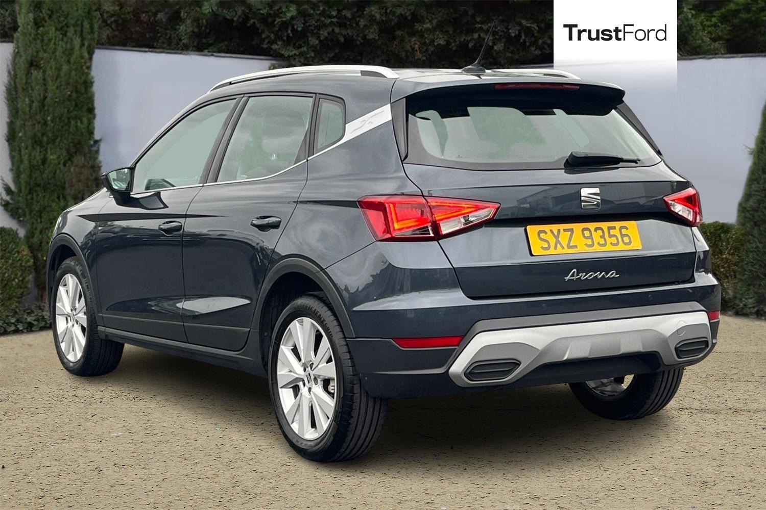 SEAT ARONA Photo 1