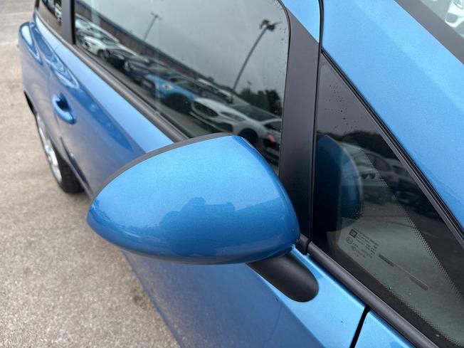 VAUXHALL Corsa Photo 20