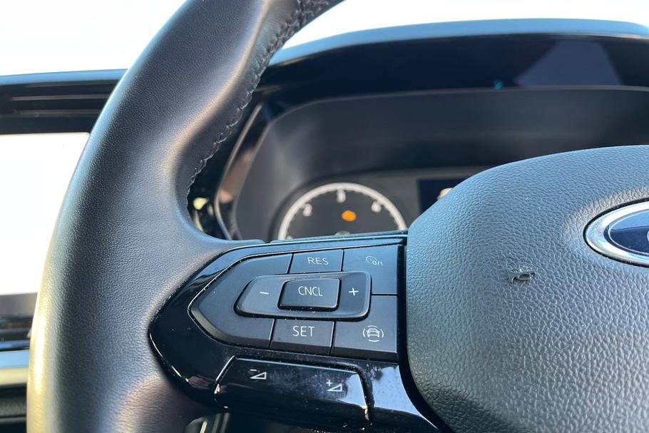 Used Ford TOURNEO CONNECT YGZ7612 28