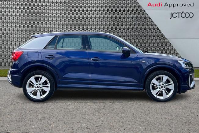 AUDI Q2 Photo 4