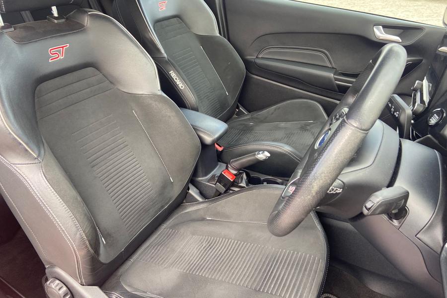 Ford FIESTA Photo autoimg-ede5d93fb986b1eb8badefacad5cfd8a248c2127.jpg