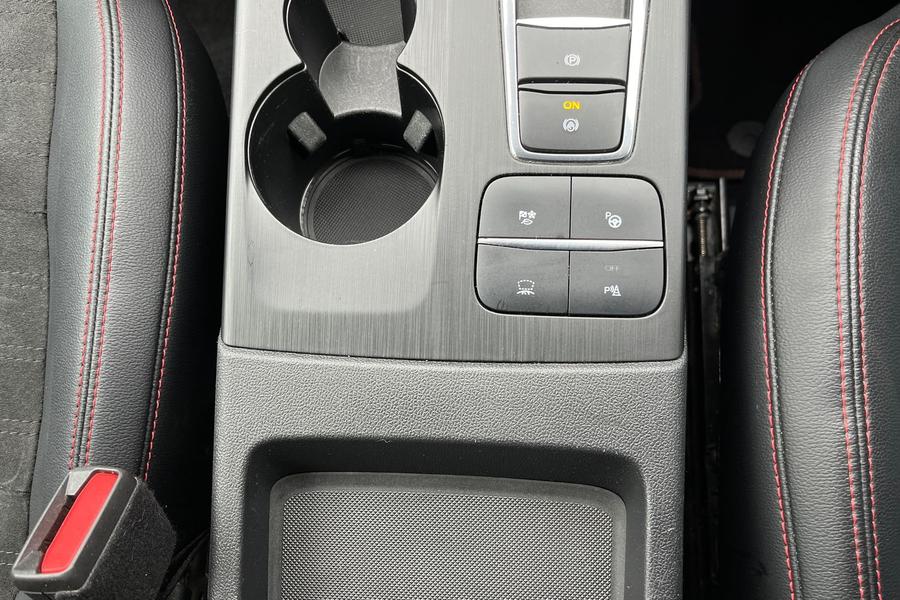 Ford Kuga Photo autoimg-edea26de122fb60072d94c6e0d91648ab23739b9.jpg