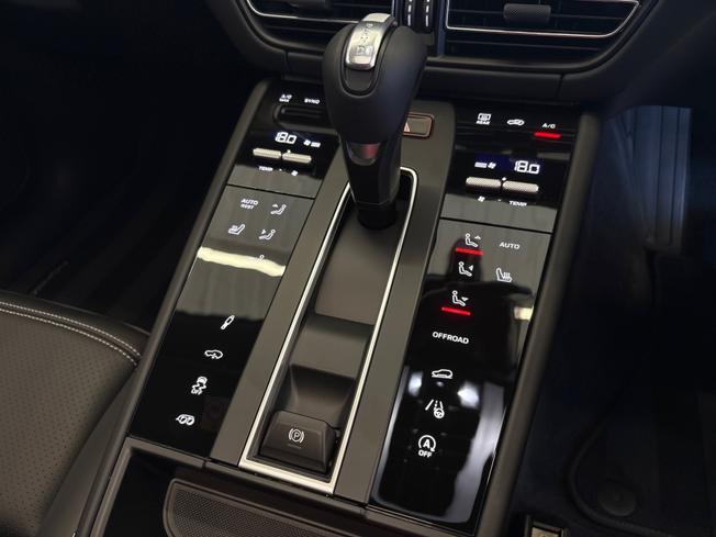 PORSCHE Macan Photo 45
