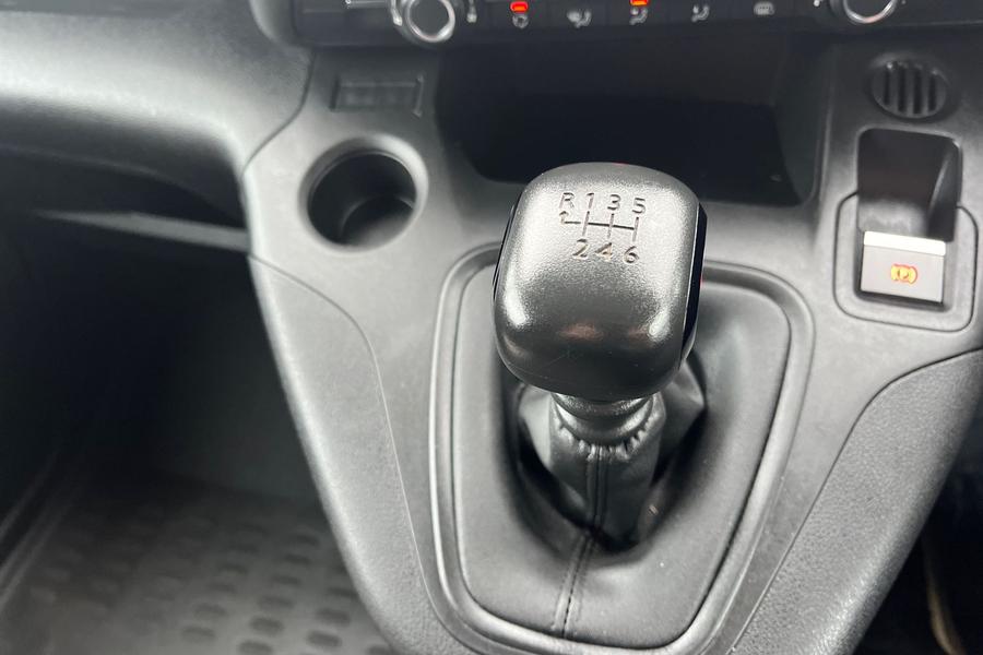 Peugeot PARTNER Photo autoimg-edf3ddcd20ccc590a473a9f13caaa4af483acb40.jpg