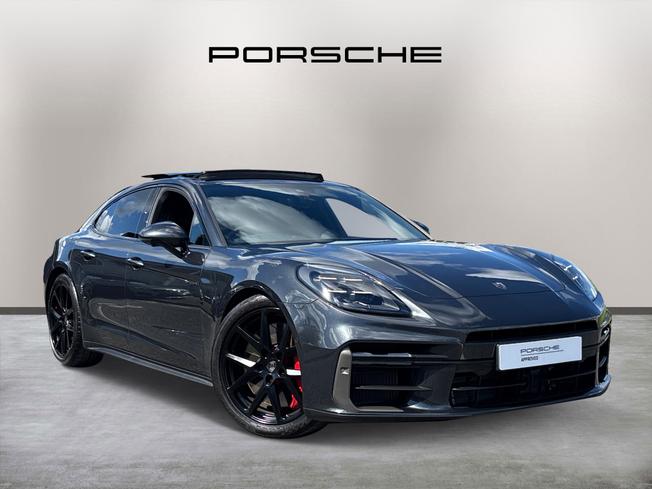 PORSCHE Panamera Photo 1