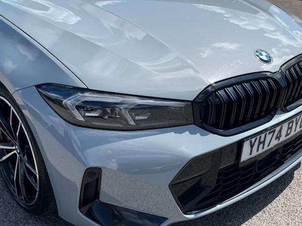 BMW 3 Series Photo autoimg-edfac6daafafadf8b75a07fed64e68de89a1a364.jpg