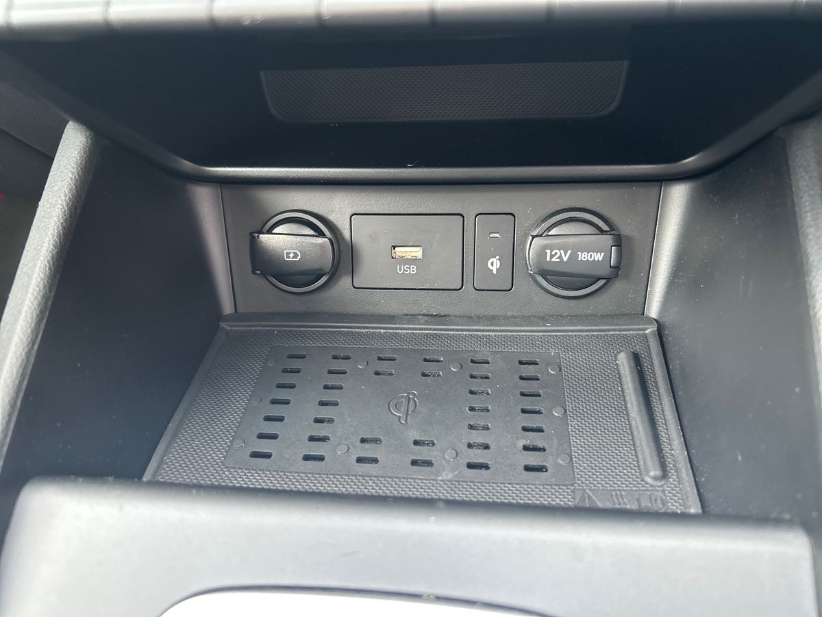 Hyundai KONA Photo 24