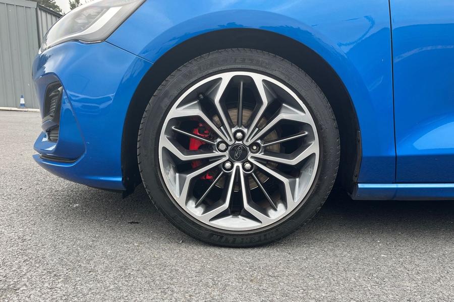 Ford FOCUS Photo autoimg-edfd50ebe9728d8091e00c51d9f460b4d9d5b92c.jpg