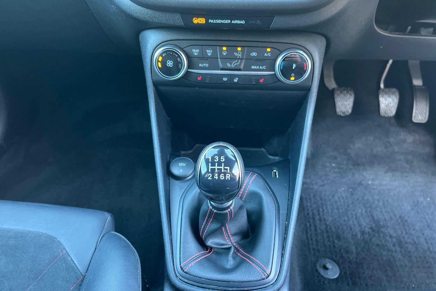 Ford Fiesta Photo 30