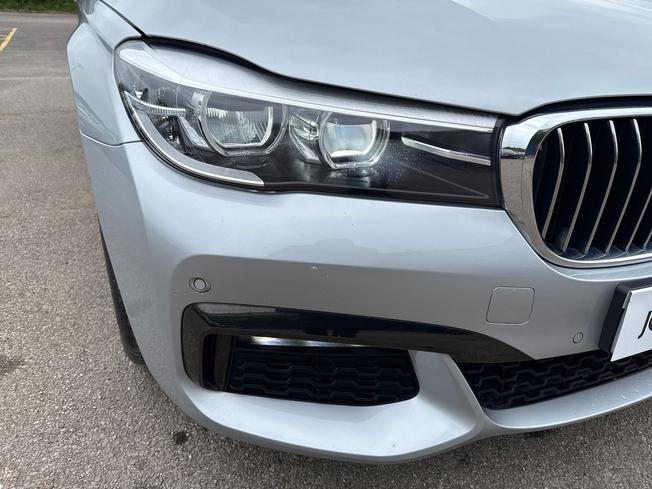 BMW 7 Series Photo 35