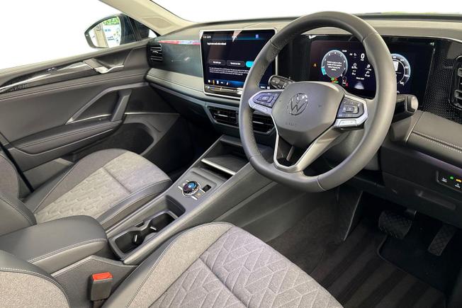 VOLKSWAGEN Tiguan Photo 6