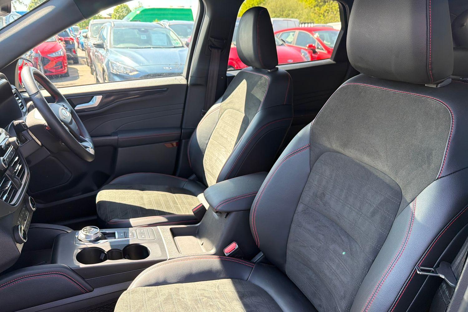 Ford KUGA Photo 18