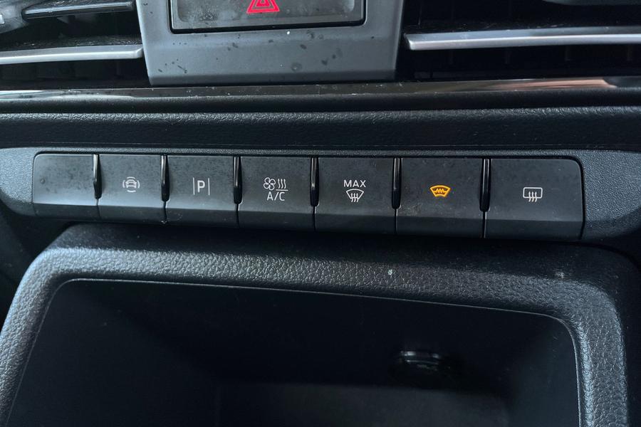 Ford Grand Tourneo Connect Photo autoimg-ee095e84c0de6aee60efc22602eec3f1dd206005.jpg