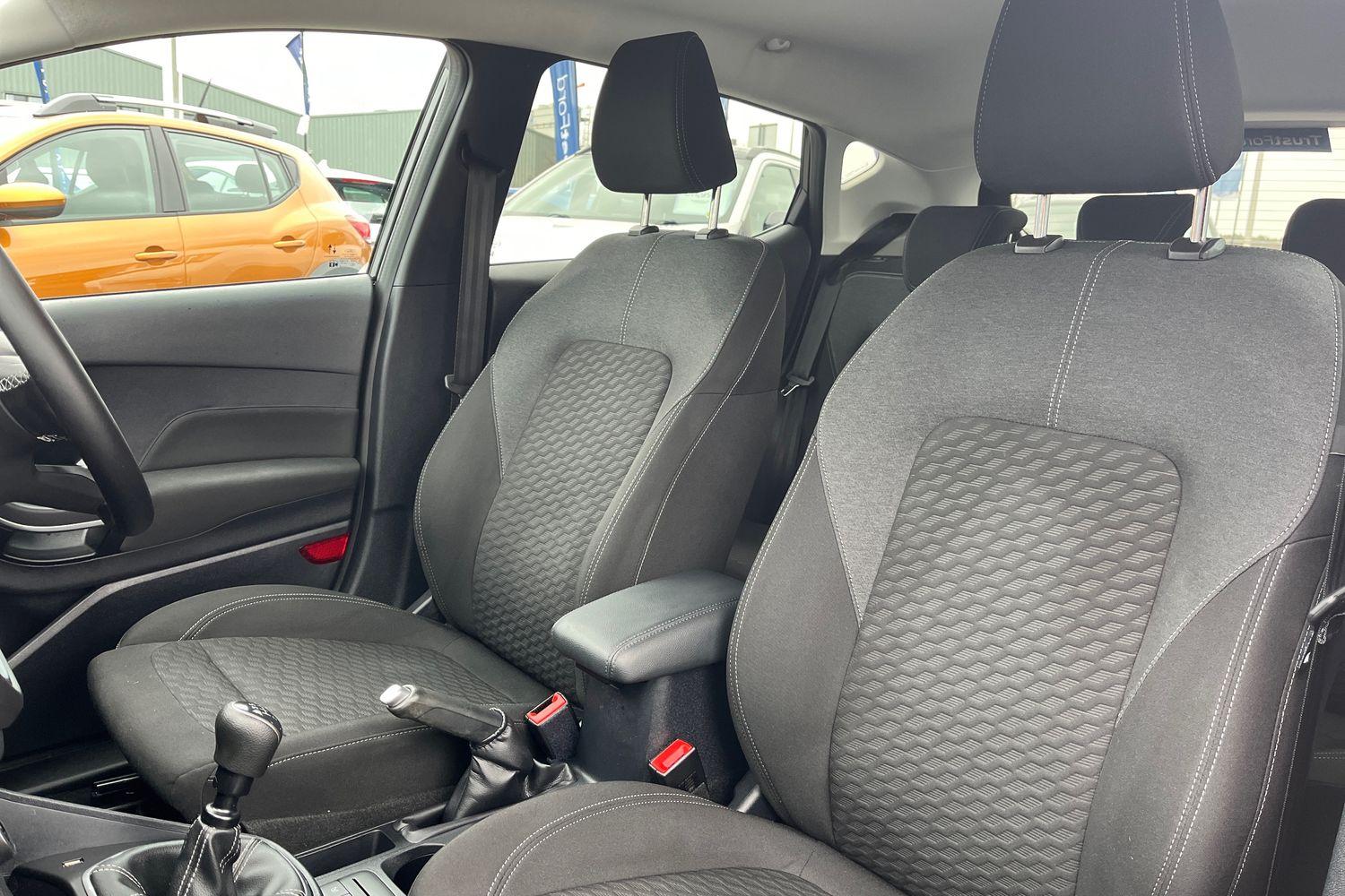 Ford Fiesta Photo 18