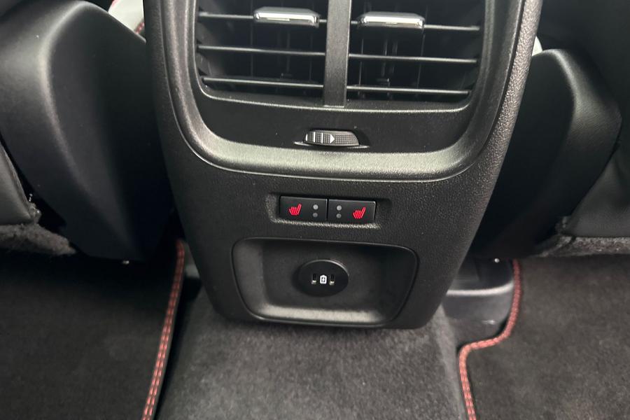Ford KUGA Photo autoimg-ee0bde98e211d23124a0a3d7bff7cc91c482e423.jpg