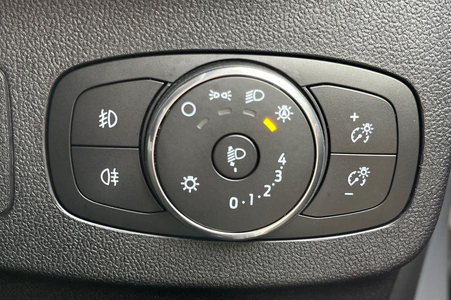 Ford PUMA Photo autoimg-ee0bfeef1598275bd476c6a161c524b0dc685ee9.jpg