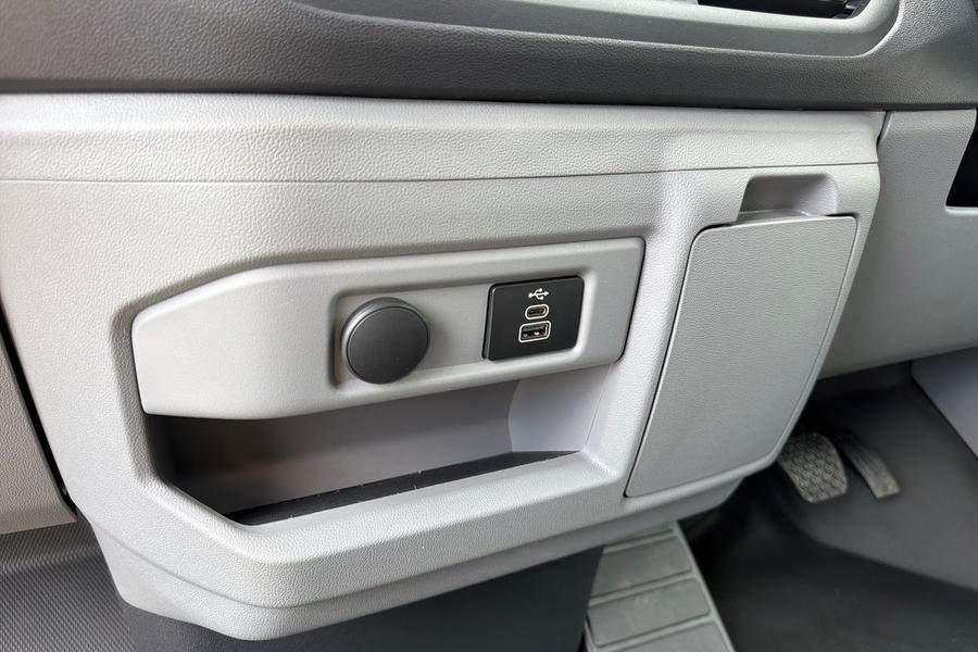Ford E-TRANSIT CUSTOM Photo autoimg-ee0c428a8e19e29562d7a0913a9209f7bc7005ec.jpg