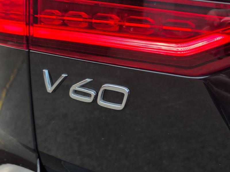 Used Volvo V60 FP23AOF 27