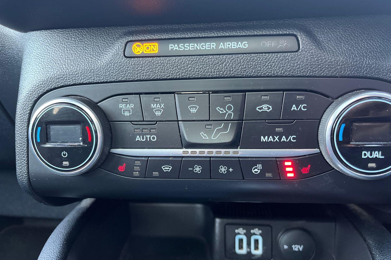 Ford KUGA Photo 29