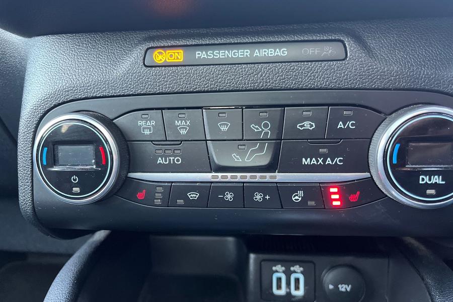 Ford KUGA Photo autoimg-ee14e1ea7e886e31d17280e0a4c50dc75717a816.jpg