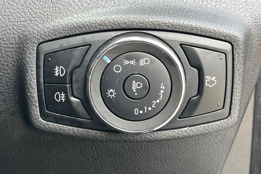 Ford KA+ Photo autoimg-ee264beafbbef89fbbd543a498ff52212bf7c506.jpg